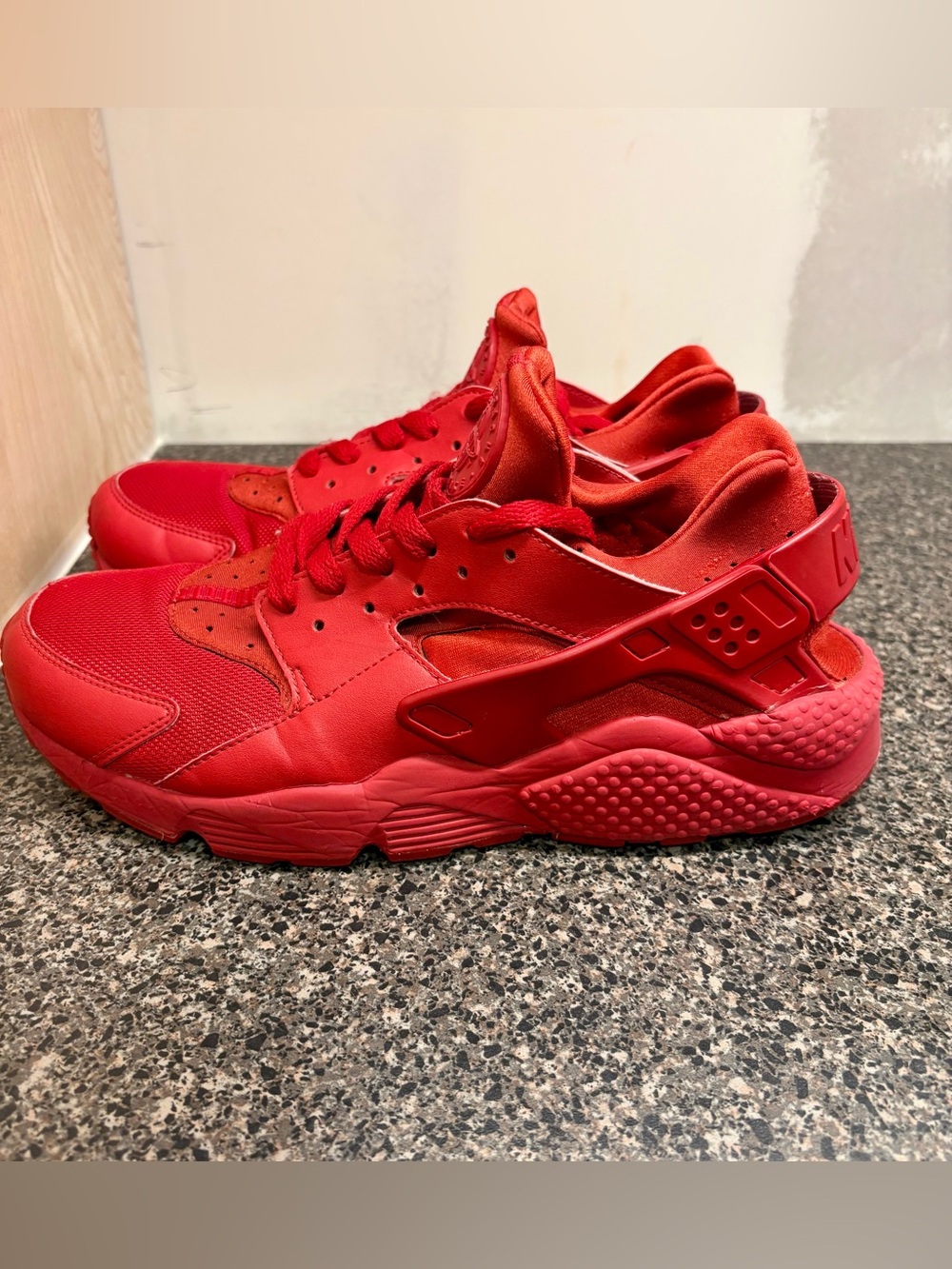 Nike Air Huarache Triple Red Varsity Red Men’s 10.5 Style #318429-660 - LIKE NEW